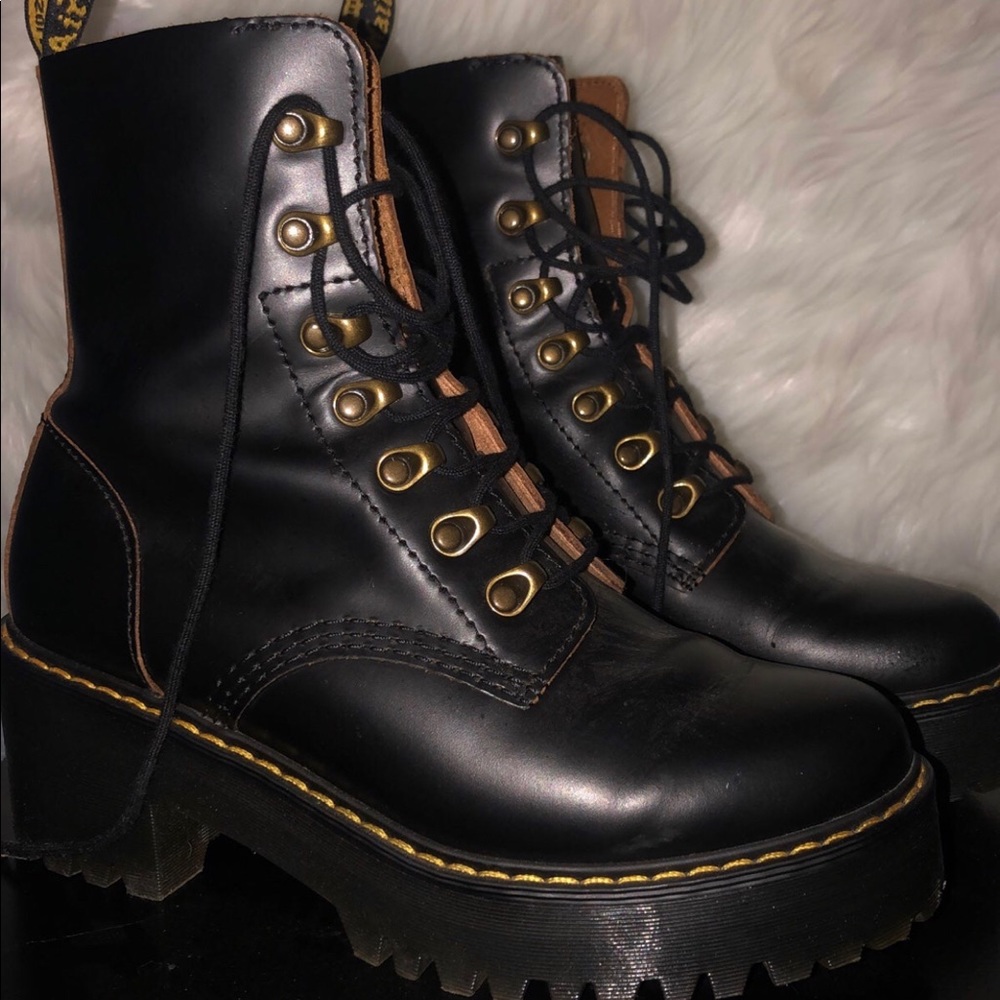 Dr. Martens Leona Boots